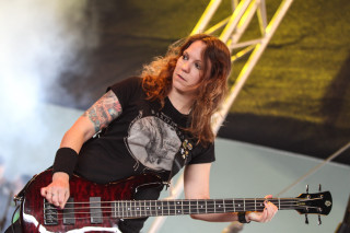 Man long hair bass guitar - free motorcycles wallpaper for desktop