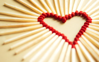 Heart matches sticks tabletop red - the top free wallpaper