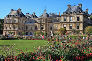 Paris school large building lawn - lot of flowers free wallpaper for desktop