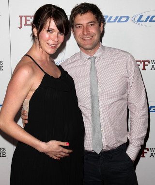 Man woman redcarpet whitebackground bluewall - amy weber free wallpaper