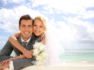Bride groom beach ocean wedding - a bride and groom free wallpaper