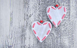 Two hearts hanging string wooden - a cross stitch free wallpaper