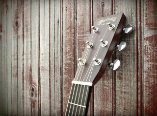 Guitar hanging wooden wall picker - a wooden wall free wallpaper for desktop