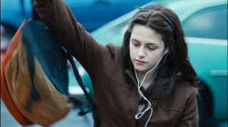 Woman headphones walking bag car - a bag free wallpaper