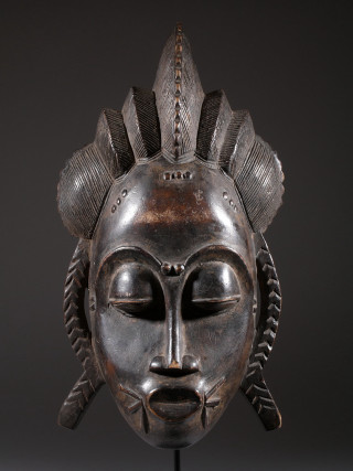 Bronze mask black background artistic - chinwe chukwuogoroy free wallpaper for mobile