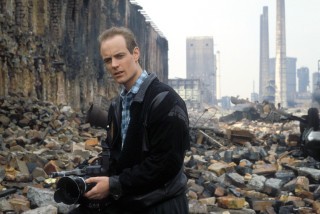 Man camera ruins car cityscape - david wojnarowicz free wallpaper