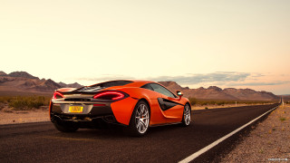 Sports car desert road mountains - nice free wallpaper for desktop