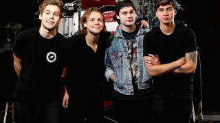 Young men drum set microphone - a stage free wallpaper