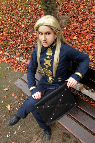 Woman uniform bench bag tree - a bench free wallpaper for mobile