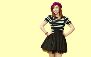 Woman pink hat black white - a pink hat free wallpaper