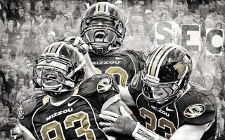 Football players stadium crowd watching - a group of football players free wallpaper