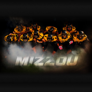 Football players uniform mizzo background - a group of football players free wallpaper