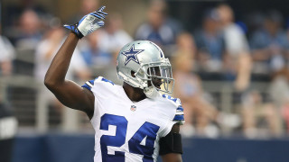 Football player hand up air - elite free wallpaper