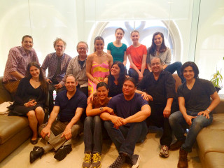 Group people pose room circular - donald sherwood free wallpaper