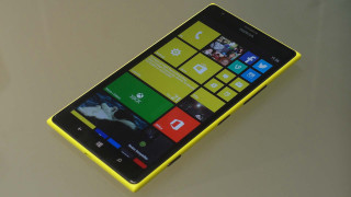 Cell phone windows screen mouse - a close up of a cell phone free wallpaper for desktop