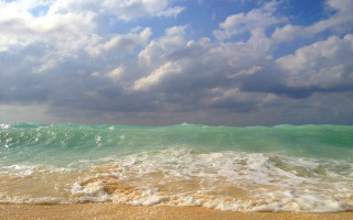 Wave beach cloudy sky person - derold page free wallpaper