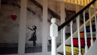 Staircase girl balloon red heart - banksy free wallpaper for desktop