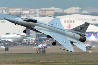 Fighter jet takeoff crowd airport - an airport runway free wallpaper