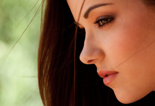 Woman long hair necklace looking 2 - long hair and a necklace free wallpaper