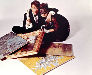 Man woman pictureframe paintings whitewalls - arte povera free wallpaper