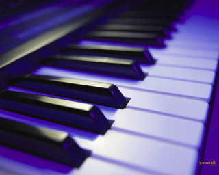 Piano keyboard blue light close - blue light free wallpaper