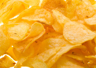 Potato chips table plate food 2 - a plate of food free wallpaper for desktop