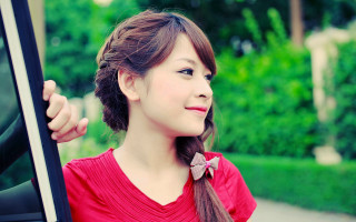 Woman bow tie car door - a bow tie free wallpaper