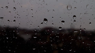 Window rain drops city buildings 3 - the distance in the distance free wallpaper