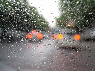 Rainy street traffic lights windshield - traffic free wallpaper