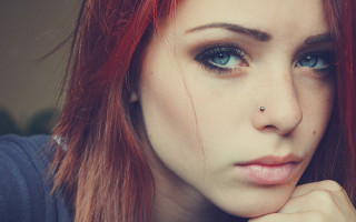 Redhair woman nosepiercing seriouslook blueeyes - her nose free wallpaper