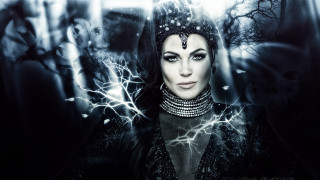 Woman black outfit necklace tree - lightening free wallpaper for desktop