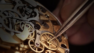 Person holding scissors clock gears - the time free wallpaper
