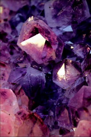 Purple crystals table cell phone - a table top free wallpaper for mobile