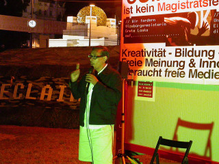 Man sign speech podium microphone - viennese actionism free wallpaper