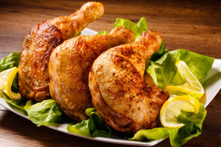 Chicken lettuce lemon plate wooden - a wooden table top free wallpaper