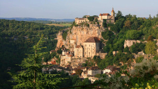 Castle hill trees blue sky - a few building free wallpaper