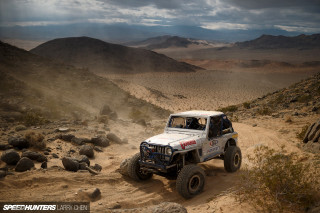 Jeep desert cloudy mountains sky - dusty free wallpaper