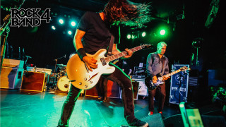 Man playing guitar on stage 5 - brad holland free wallpaper