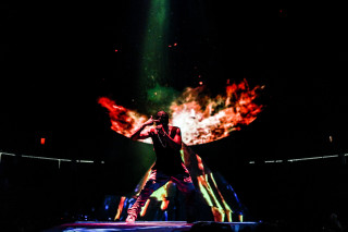 Man stage microphone fireball background - cornelisz hendriksz vroom free wallpaper for desktop