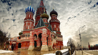 Large red building towers clock - andrey yefimovich martynov free wallpaper for desktop