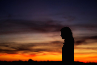 Person sunset cellphone hand silhouette - a sunset free wallpaper for desktop