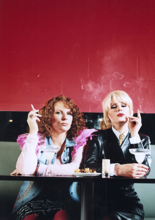 Women smoking coffee tea together - edna mann free wallpaper