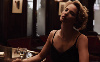 Woman sitting table glass wine 4 - a renaissance painting free wallpaper