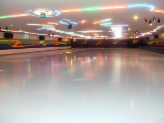 Bowling alley cityscape neon lights - interior free wallpaper