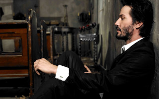 Man suit floor chair clock - a clock free wallpaper