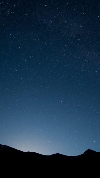 Night sky stars mountain range 6 - star and a mountain range in the background free wallpaper