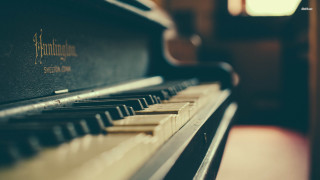 Piano closeup blurry background keys 2 - cinematic composition free wallpaper