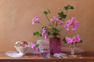 Vase flowers table cloth items - other item free wallpaper