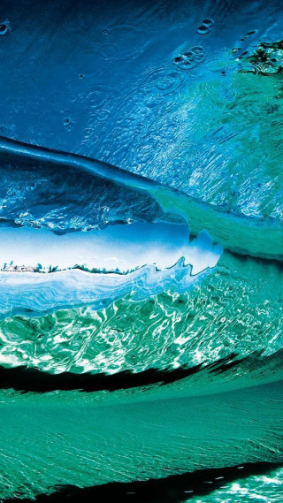 Wave seen from below in - a wave free wallpaper for mobile