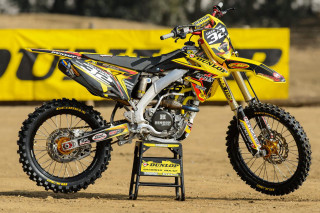 Dirt bike parked dirt field 2 - eric dinyer free wallpaper